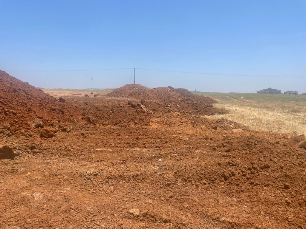 נאבקים בהשלכת עודפי עפר בשטחים פתוחים וחקלאיים - אגרונט